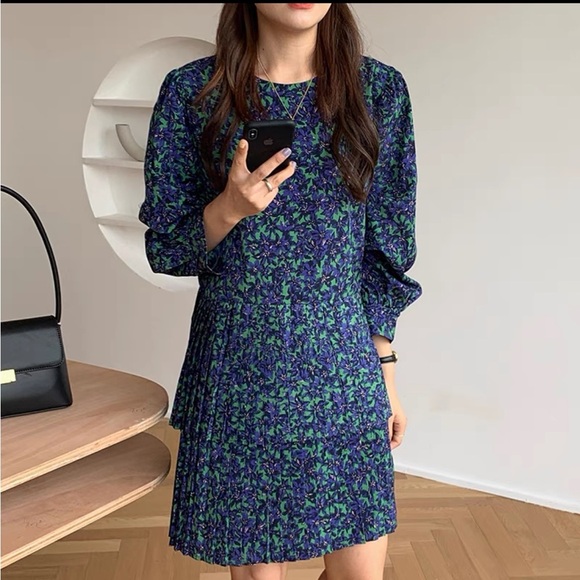 Long Sleeve Floral Print Tiered Pleated Mini Dress - Picture 4 of 9